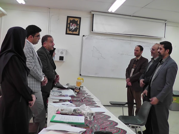 بازدید معاون پژوهش ، برنامه ریزی و نیروی انسانی اداره کل آموزش و پرورش استان اصفهان از روند مصاحبه افراد پذیرفته شده در آزمون استخدامی ماده 28 