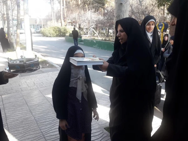 اعزام جمعی از دانشجومعلمان پردیس فاطمه زهرا(س) به مشهد مقدس ویژه دوره حیات طیبه