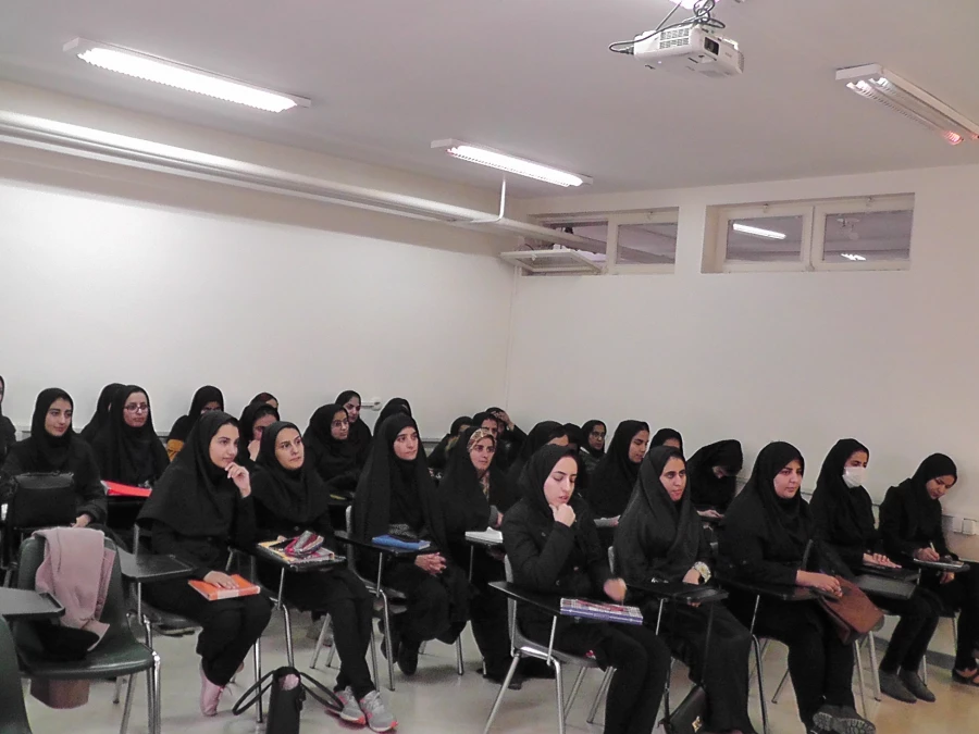 دانشجویان شرکت کننده در دوره ضمن خدمت معراج در پردیس فاطمه زهرا(س)