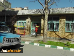 عملیات ضدعفونی کردن حیاط پردیس فاطمه زهرا (س) توسط شهرداری منطقه 7بر ضد ویروس کرونا