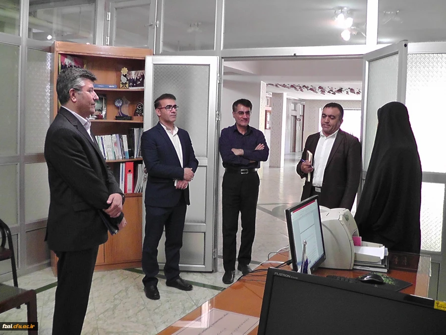 نشست صمیمی سرپرست  محترم به همراه رییس نهاد مقام معظم رهبری ،معاونت محترم توسعه منابع و امور دانشجویی و کارشناس مسئول نظارت و ارزیابی و امور حقوقی دانشگاه فرهنگیان استان اصفهان با کارکنان پردیس فاطمه زهرا(س)
