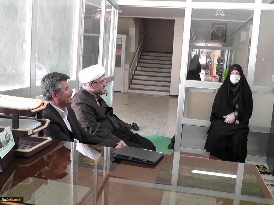 نشست صمیمی سرپرست  محترم به همراه رییس نهاد مقام معظم رهبری ،معاونت محترم توسعه منابع و امور دانشجویی و کارشناس مسئول نظارت و ارزیابی و امور حقوقی دانشگاه فرهنگیان استان اصفهان با کارکنان پردیس فاطمه زهرا(س)