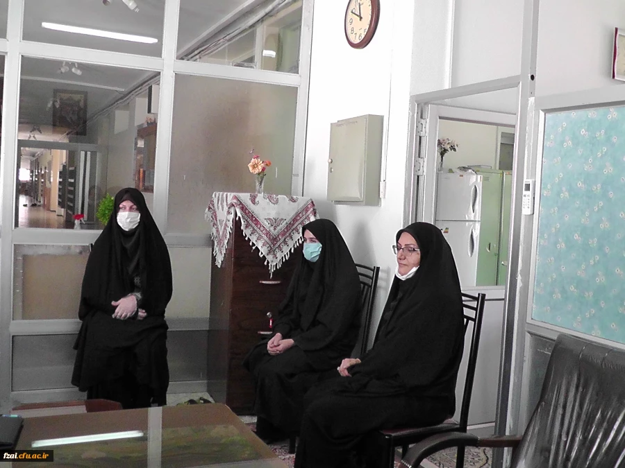نشست صمیمی سرپرست  محترم به همراه رییس نهاد مقام معظم رهبری ،معاونت محترم توسعه منابع و امور دانشجویی و کارشناس مسئول نظارت و ارزیابی و امور حقوقی دانشگاه فرهنگیان استان اصفهان با کارکنان پردیس فاطمه زهرا(س)