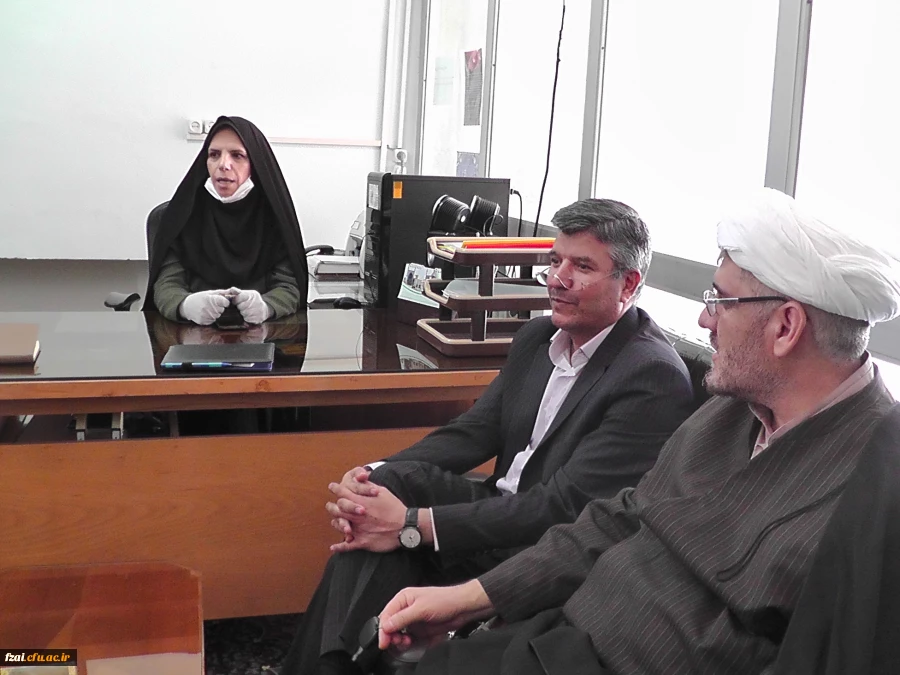 نشست صمیمی سرپرست  محترم به همراه رییس نهاد مقام معظم رهبری ،معاونت محترم توسعه منابع و امور دانشجویی و کارشناس مسئول نظارت و ارزیابی و امور حقوقی دانشگاه فرهنگیان استان اصفهان با کارکنان پردیس فاطمه زهرا(س)