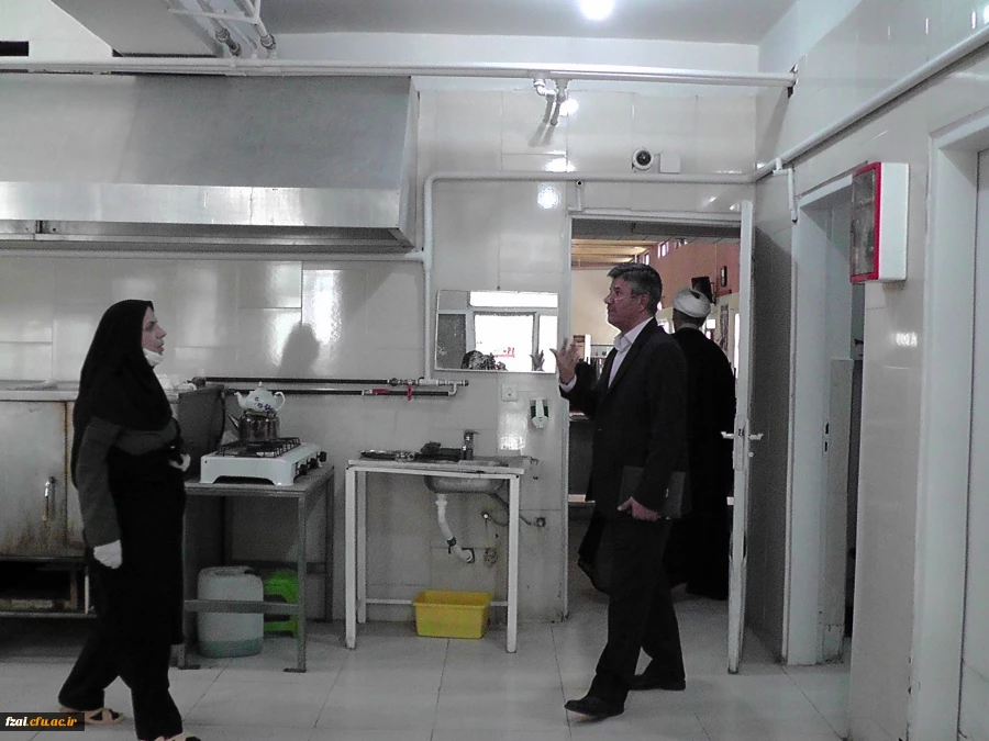 نشست صمیمی سرپرست  محترم به همراه رییس نهاد مقام معظم رهبری ،معاونت محترم توسعه منابع و امور دانشجویی و کارشناس مسئول نظارت و ارزیابی و امور حقوقی دانشگاه فرهنگیان استان اصفهان با کارکنان پردیس فاطمه زهرا(س)