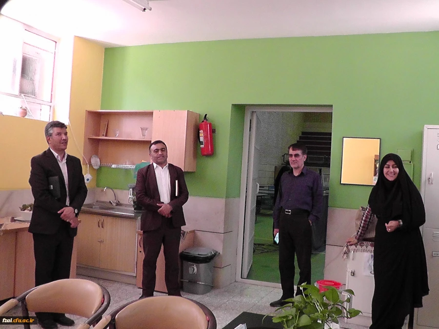 نشست صمیمی سرپرست  محترم به همراه رییس نهاد مقام معظم رهبری ،معاونت محترم توسعه منابع و امور دانشجویی و کارشناس مسئول نظارت و ارزیابی و امور حقوقی دانشگاه فرهنگیان استان اصفهان با کارکنان پردیس فاطمه زهرا(س)