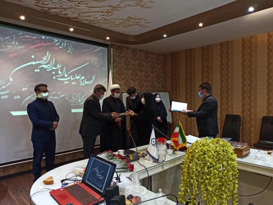 تقدیر از کارمندان پردیس فاطمه زهرا (س)به مناسبت روز کارمند