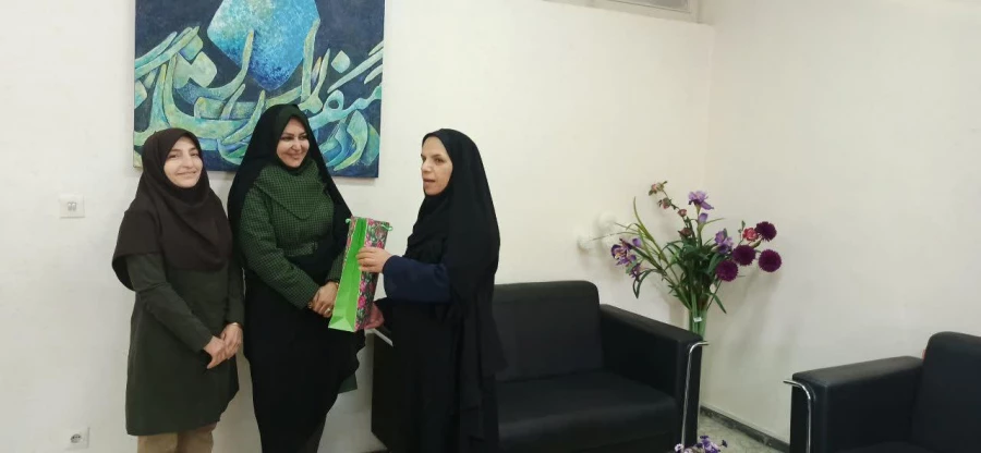 تقدیر وتشکر و اهدای جوایز به برگزیدگان مسابقه کتاب نگارش علمی