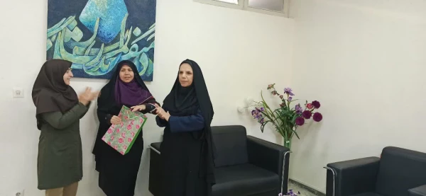 تقدیر وتشکر و اهدای جوایز به برگزیدگان مسابقه کتاب نگارش علمی