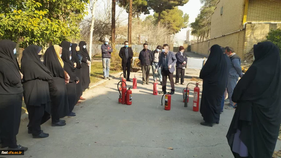 برگزاری دوره آموزشی ایمنی و اطفا حریق ویژه پرسنل اداری و خدماتی 