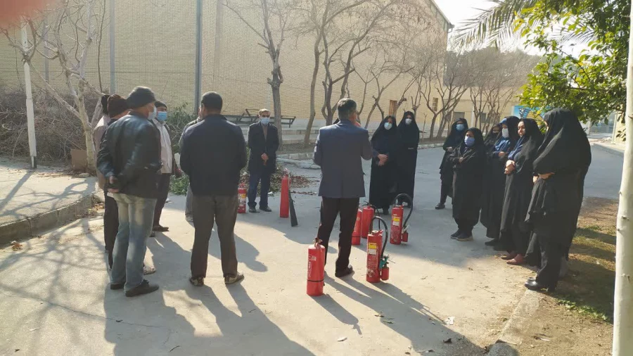 برگزاری دوره آموزشی ایمنی و اطفا حریق ویژه پرسنل اداری و خدماتی 