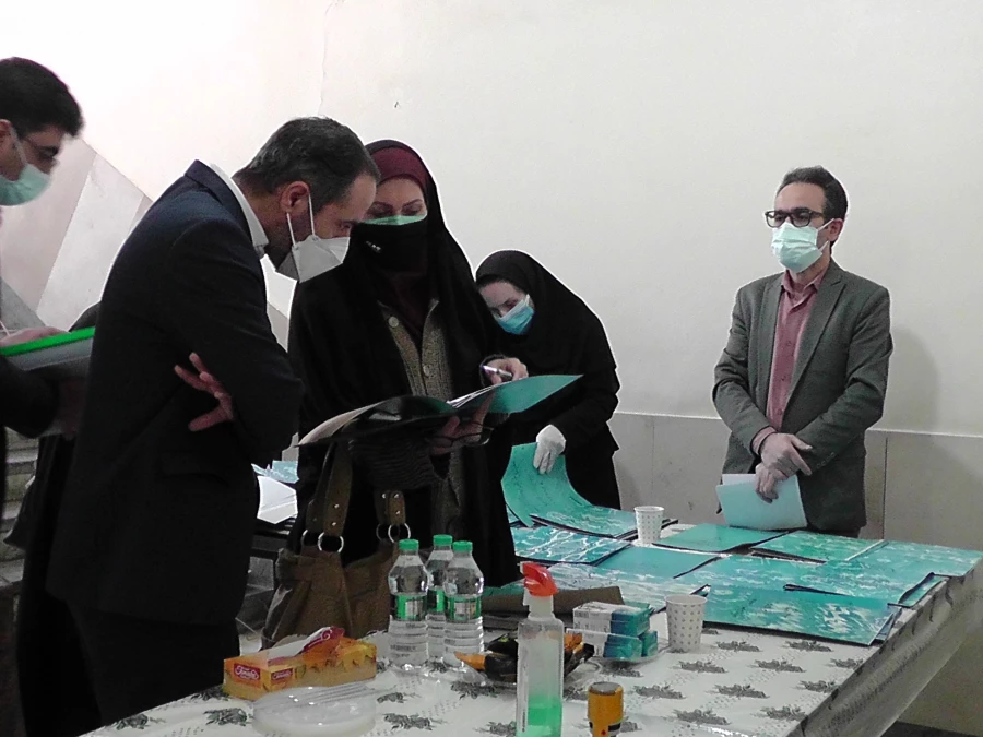 بازدید مدیریت امورپردیس های استان اصفهان دکتر آقا حسینی و کارشناسان وزارت آموزش و پرورش از روند مصاحبه 