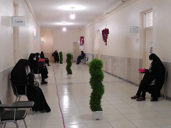 بازدید مدیریت امورپردیس های استان اصفهان دکتر آقا حسینی و کارشناسان وزارت آموزش و پرورش از روند مصاحبه 