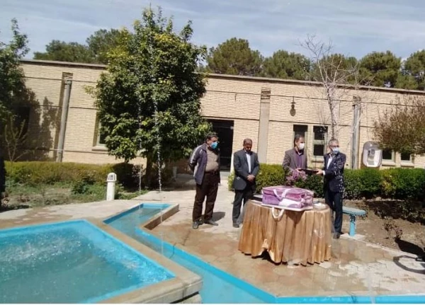 مدیر امور پردیس های استان اصفهان ازمعاون توسعه منابع و امور دانشجویی پردیس فاطمه زهرا (س) به مناسبت روز جانباز تقدیر کرد