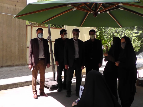 معاون پژوهش برنامه ریزی و توسعه منابع اداره کل آموزش و پرورش استان اصفهان مهندس میرپور از روند مصاحبه ی داوطلبین ورود به دانشگاه فرهنگیان در پردیس فاطمه الزهرا(س) بازدید کرد.