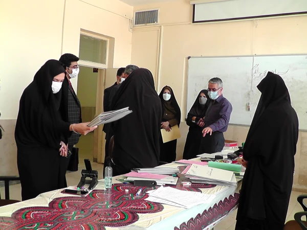 معاون پژوهش برنامه ریزی و توسعه منابع اداره کل آموزش و پرورش استان اصفهان مهندس میرپور از روند مصاحبه ی داوطلبین ورود به دانشگاه فرهنگیان در پردیس فاطمه الزهرا(س) بازدید کرد.