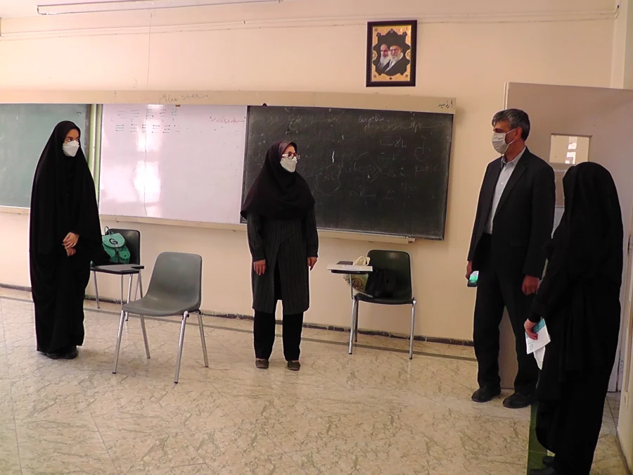 معاون پژوهش برنامه ریزی و توسعه منابع اداره کل آموزش و پرورش استان اصفهان مهندس میرپور از روند مصاحبه ی داوطلبین ورود به دانشگاه فرهنگیان در پردیس فاطمه الزهرا(س) بازدید کرد.