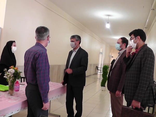 معاون پژوهش برنامه ریزی و توسعه منابع اداره کل آموزش و پرورش استان اصفهان مهندس میرپور از روند مصاحبه ی داوطلبین ورود به دانشگاه فرهنگیان در پردیس فاطمه الزهرا(س) بازدید کرد.