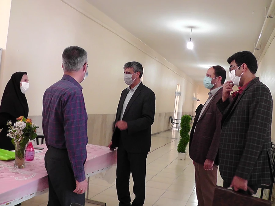 معاون پژوهش برنامه ریزی و توسعه منابع اداره کل آموزش و پرورش استان اصفهان مهندس میرپور از روند مصاحبه ی داوطلبین ورود به دانشگاه فرهنگیان در پردیس فاطمه الزهرا(س) بازدید کرد.