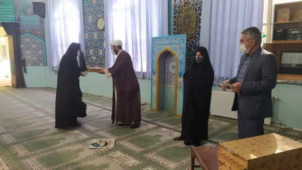 تقدیر از همکاران فعال شرکت کننده در نماز جماعت پردیس فاطمه زهرا (س) اصفهان