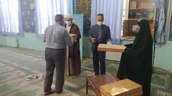 تقدیر از همکاران فعال شرکت کننده در نماز جماعت پردیس فاطمه زهرا (س) اصفهان