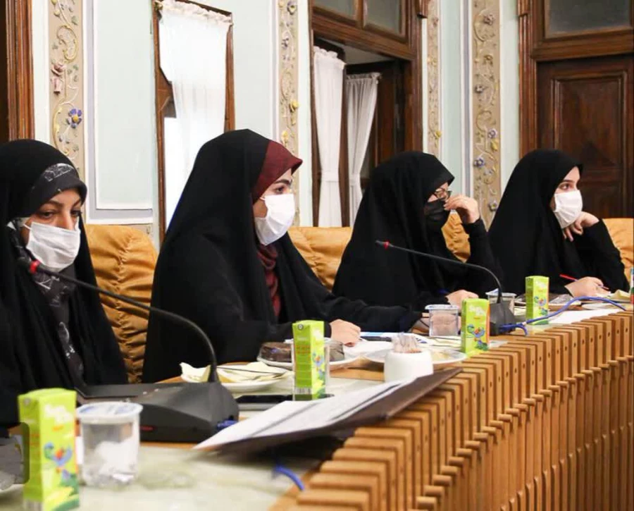 نخستین نشست هم اندیشی مدیریت شهری با دانشجویان برای تحقق شهرِ زندگی، همزمان با فرارسیدن ۱۶ آذر