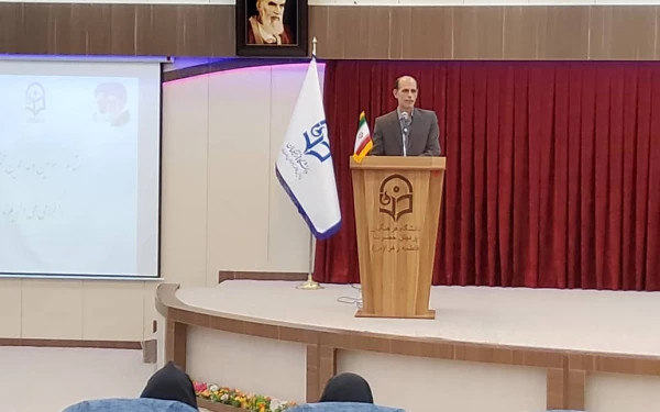 نشست صمیمانه اعضاء هیات علمی و مامورین آموزشی دانشگاه فرهنگیان استان اصفهان با مدیرکل محترم آموزش و پرورش استان و دبیر هیات امنای دانشگاه فرهنگیان استان اصفهان