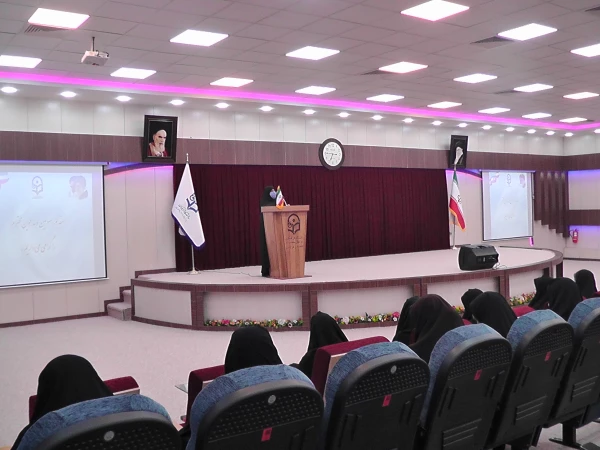 نشست صمیمانه اعضاء هیات علمی و مامورین آموزشی دانشگاه فرهنگیان استان اصفهان با مدیرکل محترم آموزش و پرورش استان و دبیر هیات امنای دانشگاه فرهنگیان استان اصفهان