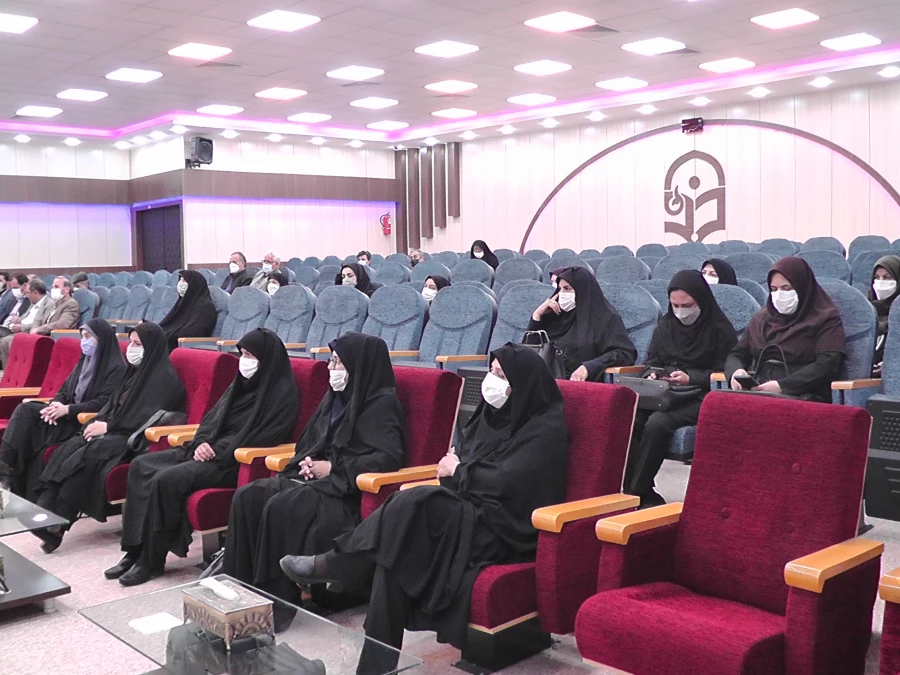 نشست صمیمانه اعضاء هیات علمی و مامورین آموزشی دانشگاه فرهنگیان استان اصفهان با مدیرکل محترم آموزش و پرورش استان و دبیر هیات امنای دانشگاه فرهنگیان استان اصفهان