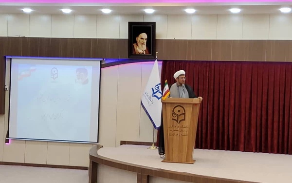 نشست صمیمانه اعضاء هیات علمی و مامورین آموزشی دانشگاه فرهنگیان استان اصفهان با مدیرکل محترم آموزش و پرورش استان و دبیر هیات امنای دانشگاه فرهنگیان استان اصفهان