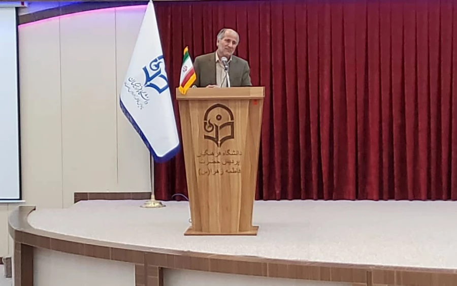 نشست صمیمانه اعضاء هیات علمی و مامورین آموزشی دانشگاه فرهنگیان استان اصفهان با مدیرکل محترم آموزش و پرورش استان و دبیر هیات امنای دانشگاه فرهنگیان استان اصفهان