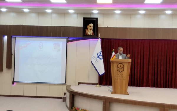 نشست صمیمانه اعضاء هیات علمی و مامورین آموزشی دانشگاه فرهنگیان استان اصفهان با مدیرکل محترم آموزش و پرورش استان و دبیر هیات امنای دانشگاه فرهنگیان استان اصفهان