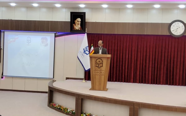 نشست صمیمانه اعضاء هیات علمی و مامورین آموزشی دانشگاه فرهنگیان استان اصفهان با مدیرکل محترم آموزش و پرورش استان و دبیر هیات امنای دانشگاه فرهنگیان استان اصفهان