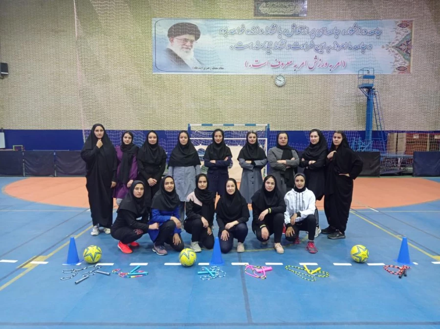 کارشناس تربیت بدنی پردیس فاطمه زهرا (س) با کمک انجمن ورزشی خوابگاه به مناسبت هفته سرایی دانشجویی پردیس فاطمه زهرا (س)  برگزار کرد.
