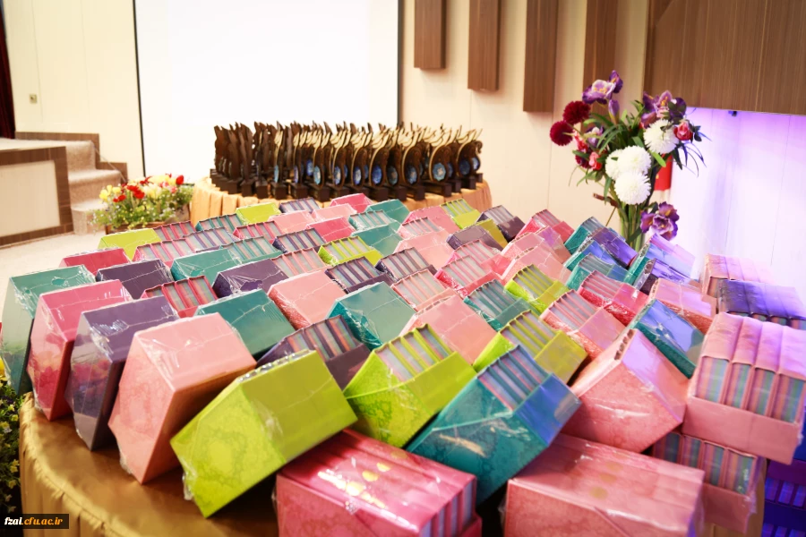 دانشگاه فرهنگیان پردیس فاطمه زهرا (س) اصفهان:
آیین دانش آموختگی دانشجومعلمان  پردیس فاطمه زهرا (س) برگزار شد.