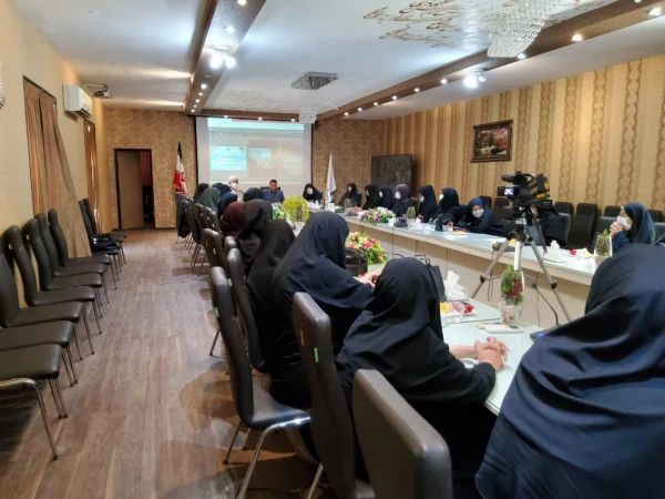 حضور  دکتر کجباف مدیریت محترم امور پردیس های استان اصفهان وحجت الاسلام و المسلمین  دکتر حمزه، مسئول نهاد نمایندگی مقام معظم رهبری در دانشگاه فرهنگیان اصفهان  در جمع  اعضاِ هیات علمی و ماموران آموزشی 