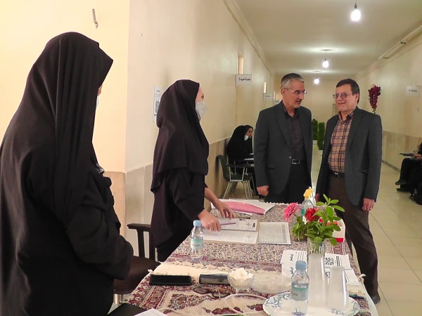 سرپرست دانشگاه فرهنگیان اصفهان از فرایند برگزاری مصاحبه داوطلبان ورود به  دانشگاه فرهنگیان از پردیس فاطمه زهرا (س) اصفهان بازدید کرد