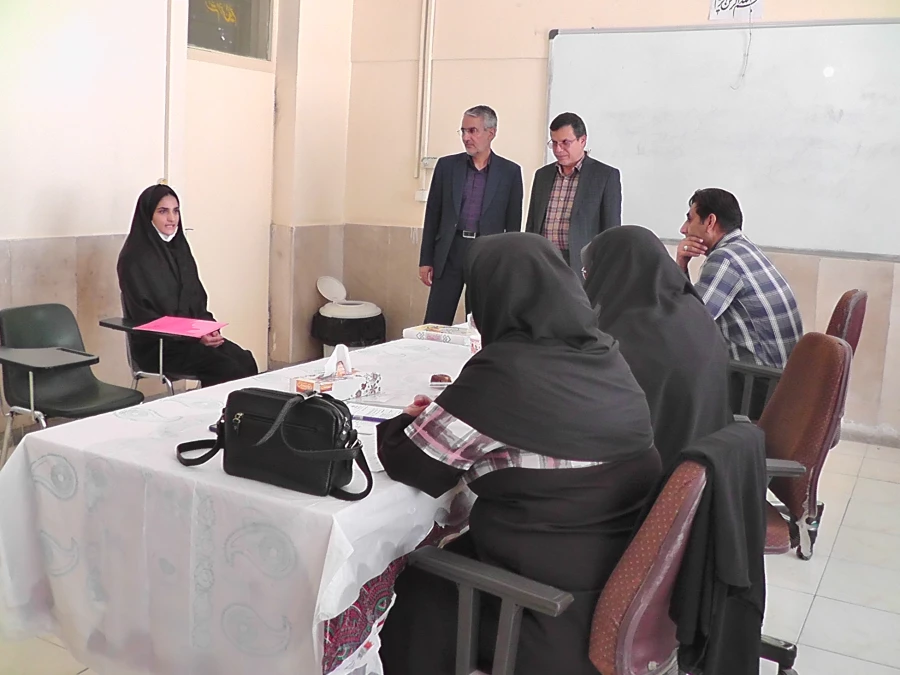 سرپرست دانشگاه فرهنگیان اصفهان از فرایند برگزاری مصاحبه داوطلبان ورود به  دانشگاه فرهنگیان از پردیس فاطمه زهرا (س) اصفهان بازدید کرد