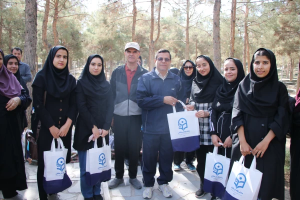 همایش کوه گشت   دانشجومعلمان دانشگاه فرهنگیان پردیس فاطمه زهرا (س) اصفهان