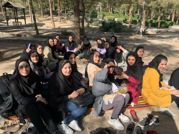 همایش کوه گشت   دانشجومعلمان دانشگاه فرهنگیان پردیس فاطمه زهرا (س) اصفهان