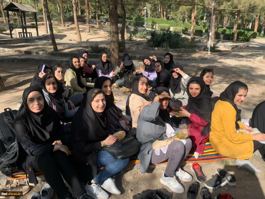 همایش کوه گشت   دانشجومعلمان دانشگاه فرهنگیان پردیس فاطمه زهرا (س) اصفهان