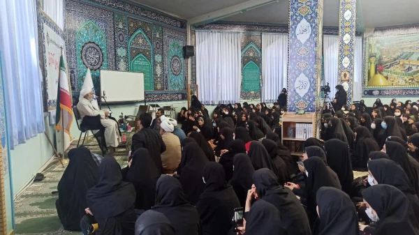 حضور حجت الاسلام و المسلمین حاج آقا قرائتی 
در جمع دانشجو معلمان پردیس و مراکز دخترانه دانشگاه فرهنگیان استان اصفهان