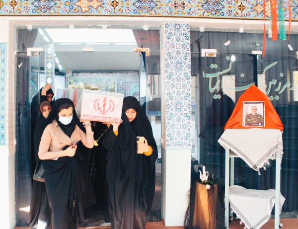 مراسم تشییع شهید گمنام در پردیس فاطمه زهرا (س) اصفهان