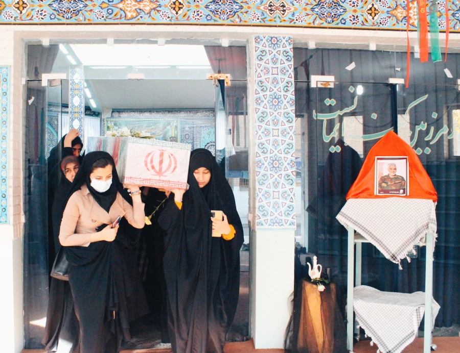 مراسم تشییع شهید گمنام در پردیس فاطمه زهرا (س) اصفهان