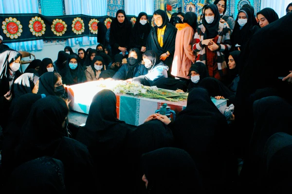 مراسم تشییع شهید گمنام در پردیس فاطمه زهرا (س) اصفهان