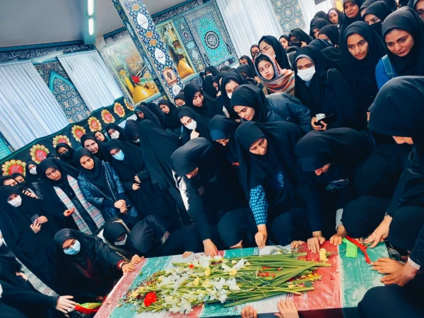 مراسم تشییع شهید گمنام در پردیس فاطمه زهرا (س) اصفهان