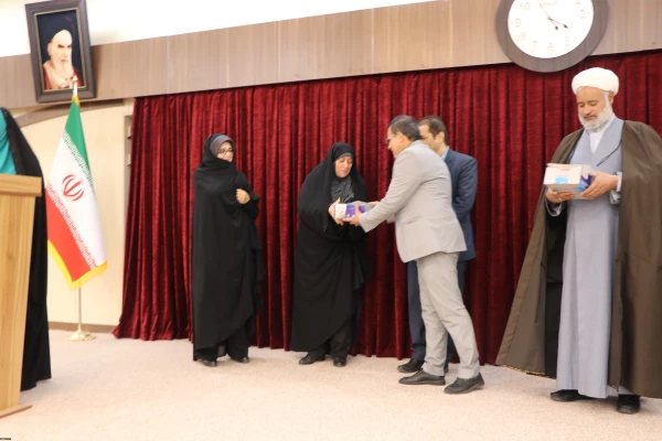 مراسم گرامیداشت مقام زن در پردیس فاطمه الزهرا(س)