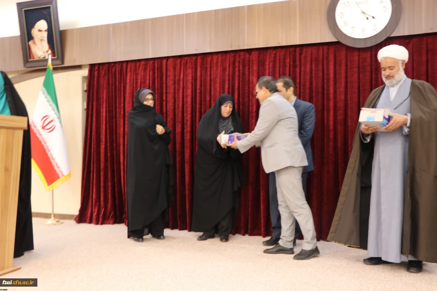 مراسم گرامیداشت مقام زن در پردیس فاطمه الزهرا(س)