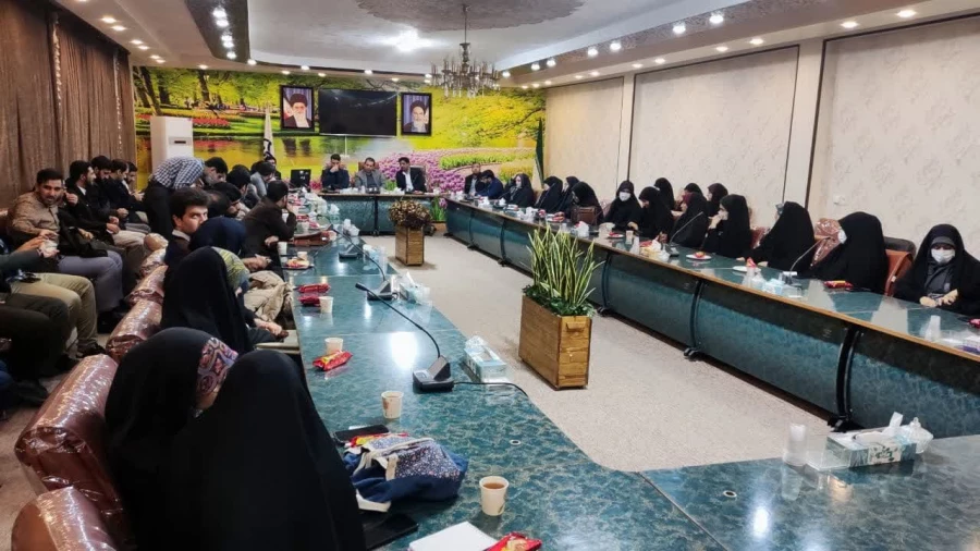 برگزاری نشست گفتگو محور با حضور دبیر قرارگاه اجراسازی سند تحول