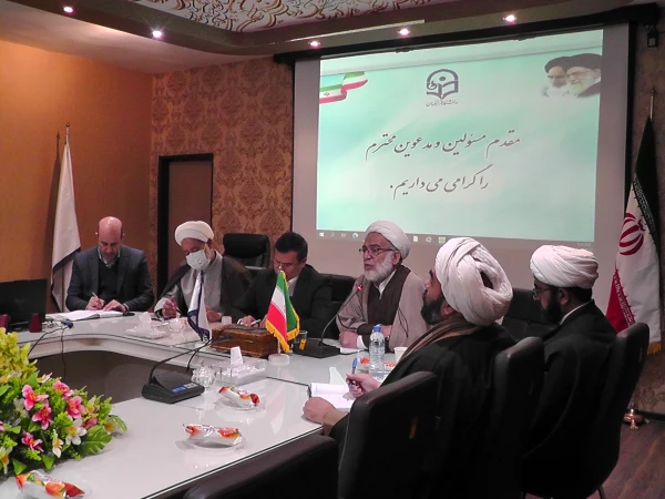بر گزاری جلسه هم اندیشی مهدویت و امضاء تفاهم نامه  در دانشگاه فرهنگیان استان اصفهان